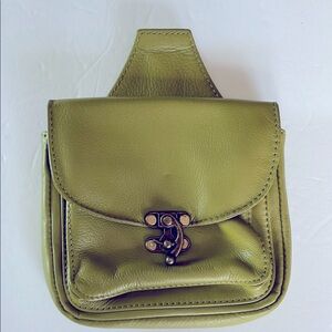 KT LeatherDesigns handcrafted leather clip on belt pouch brass swing clasp olive